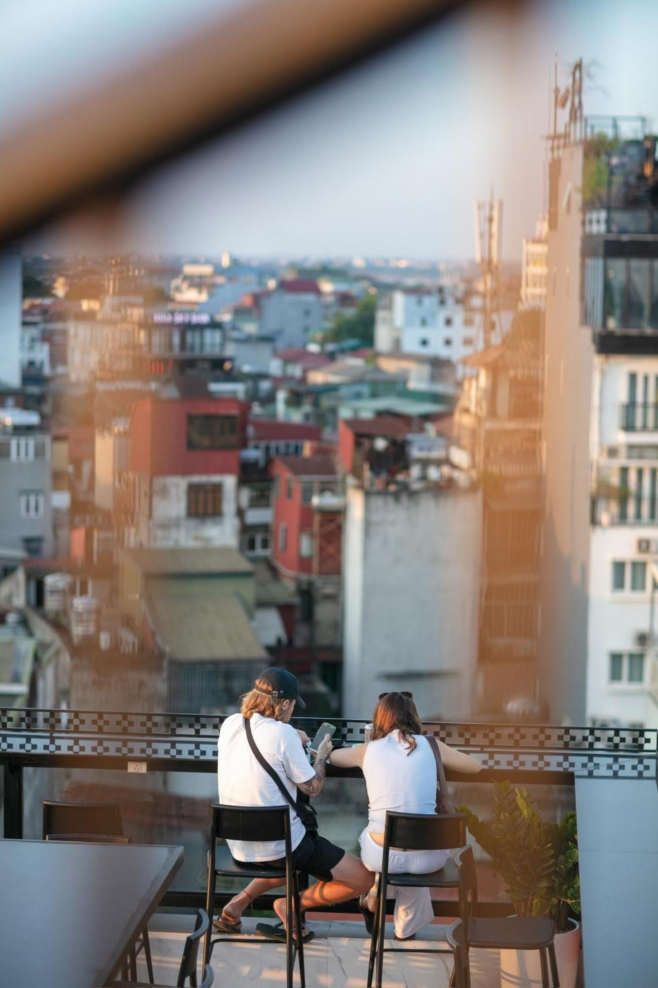 Lakeview Backpackers Hostel & Rooftop Bar Hanoi Eksteriør billede