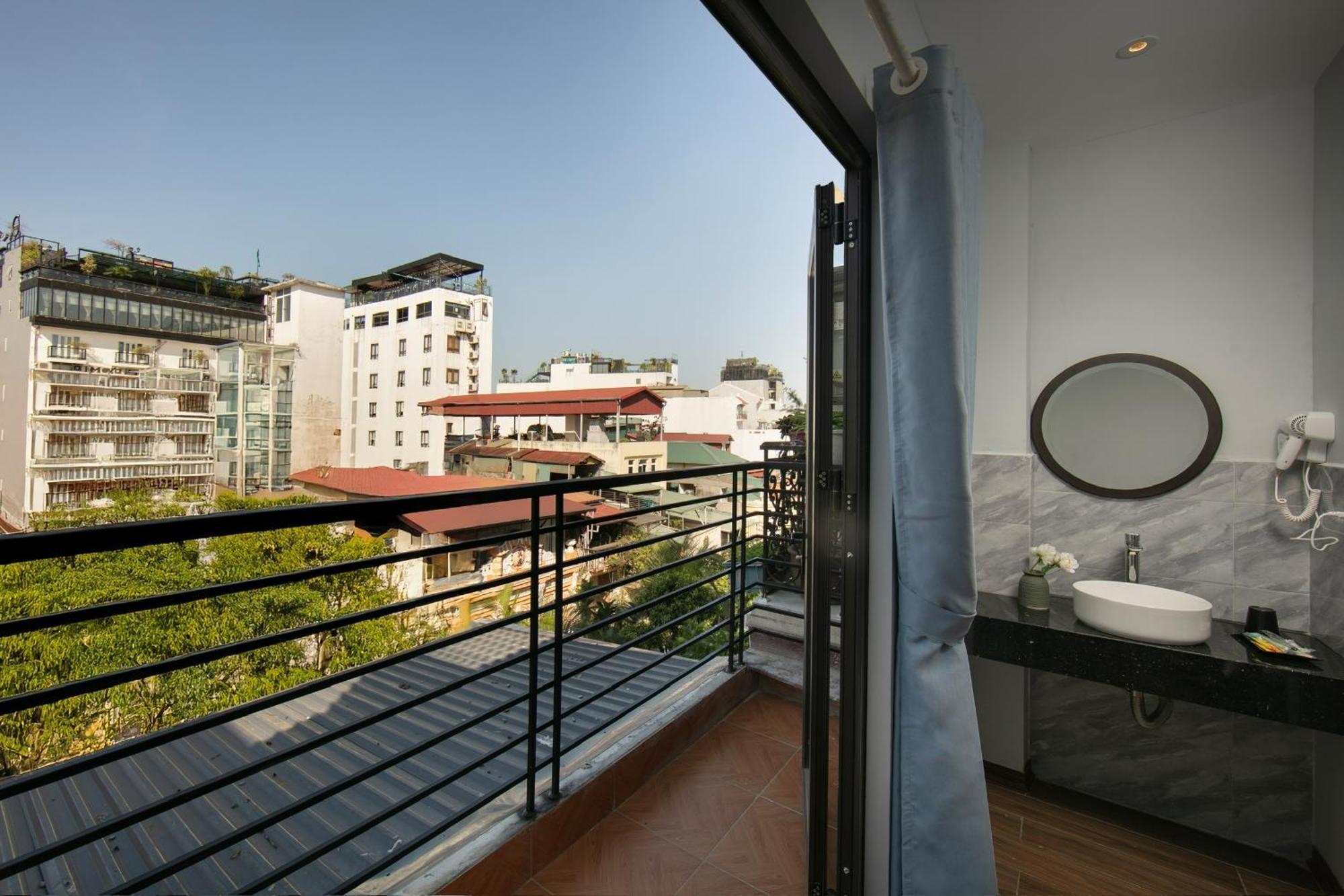 Lakeview Backpackers Hostel & Rooftop Bar Hanoi Eksteriør billede