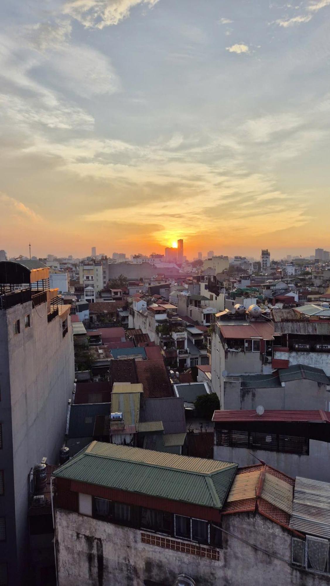 Lakeview Backpackers Hostel & Rooftop Bar Hanoi Eksteriør billede